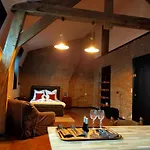 La Maison Bleue De Oda ve Kahvaltı Roubaix