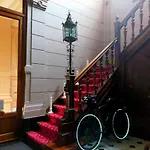 La Maison Bleue De Bed & Breakfast