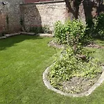 Oda ve Kahvaltı La Maison Bleue De 3*