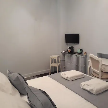 La Maison Bleue De Bed & Breakfast