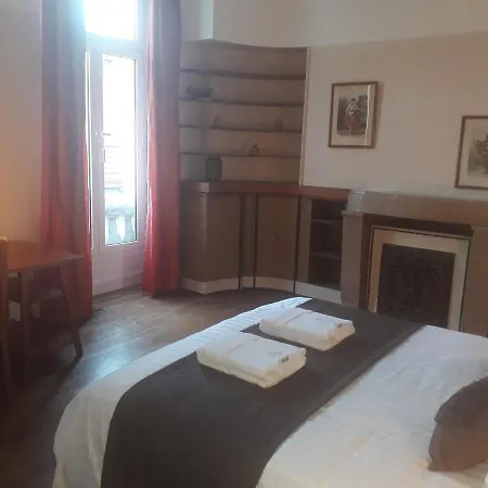 La Maison Bleue De Couette-café 3*