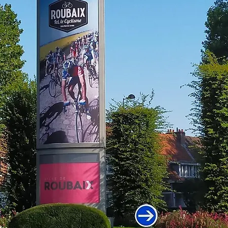 La Maison Bleue De Oda ve Kahvaltı Roubaix