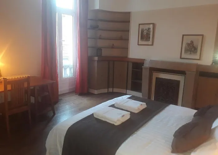 La Maison Bleue De Couette-café 3*